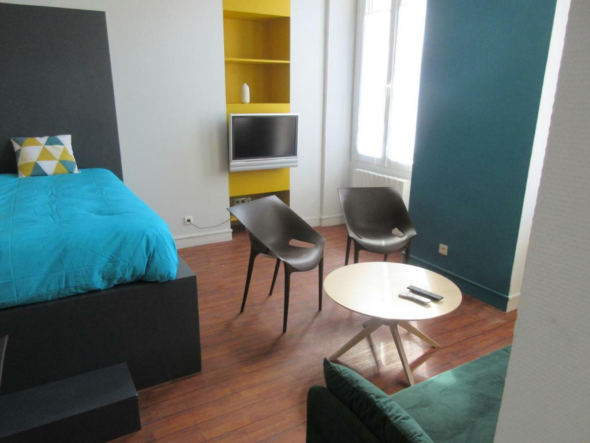 Apartamento Préférence - Hypercentre avec parking privé gratuit et lit Queen size Poitiers Exterior foto